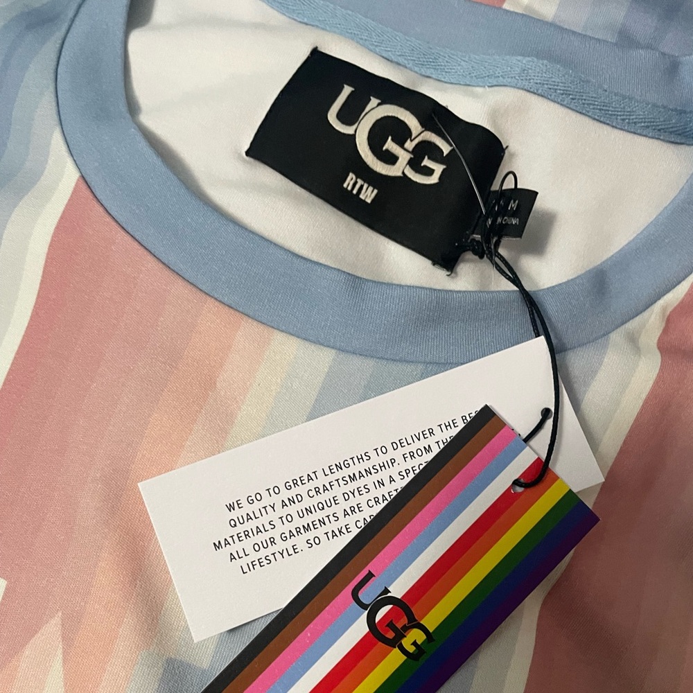 UGG SIZE M UNISEX Stripes Pride Logo T-Shirt Dress Boxy